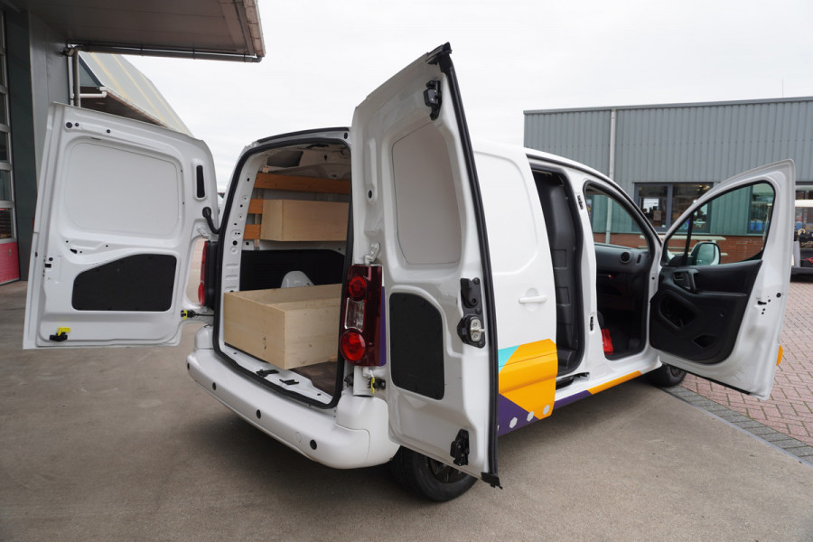Citroën Berlingo 1.6 BlueHDI 75PK Business nr. V176 | Airco | Cruise | Navi Citroën Berlingo 1.6 BlueHDI 75PK Business nr. V176 | Airco | Cruise | Navi