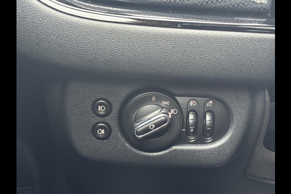 MINI Clubman 1.5 Cooper Richmond Park Edition PANO| CAMERA| STOELVERW. | LEER| KEYLESS| RIJKLAARPRIJS INCL. 12 MND BOVAG GARANTIE MINI Clubman 1.5 Cooper Richmond Park Edition PANO| CAMERA| STOELVERW. | LEER| KEYLESS| RIJKLAARPRIJS INCL. 12 MND BOVAG GARANTIE