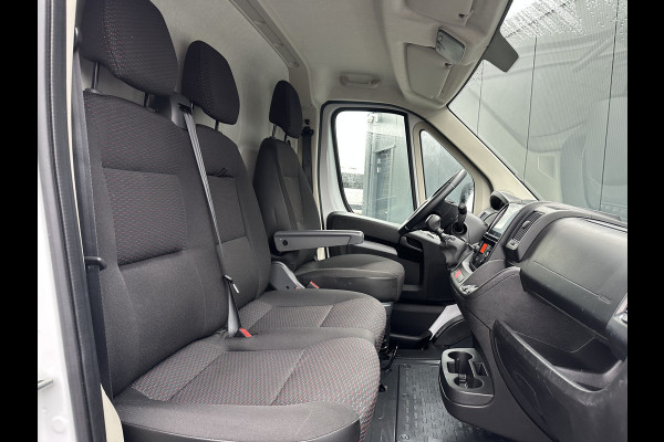 Opel Movano 2.2D 120 PK 3.5T E6 / L3H2 / !! 11.543 KM !! / IMPERIAAL / TREKHAAK / CAMERA / ECC / CRUISE / NAVI