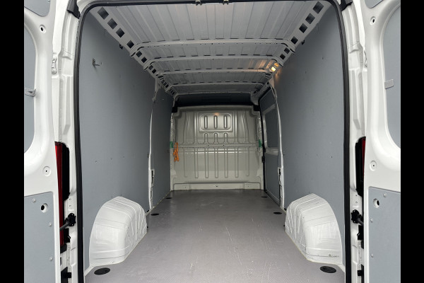 Opel Movano 2.2D 120 PK 3.5T E6 / L3H2 / !! 11.543 KM !! / IMPERIAAL / TREKHAAK / CAMERA / ECC / CRUISE / NAVI