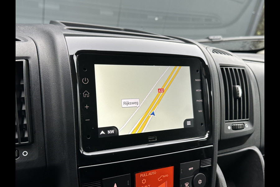 Opel Movano 2.2D 120 PK 3.5T E6 / L3H2 / !! 11.543 KM !! / IMPERIAAL / TREKHAAK / CAMERA / ECC / CRUISE / NAVI