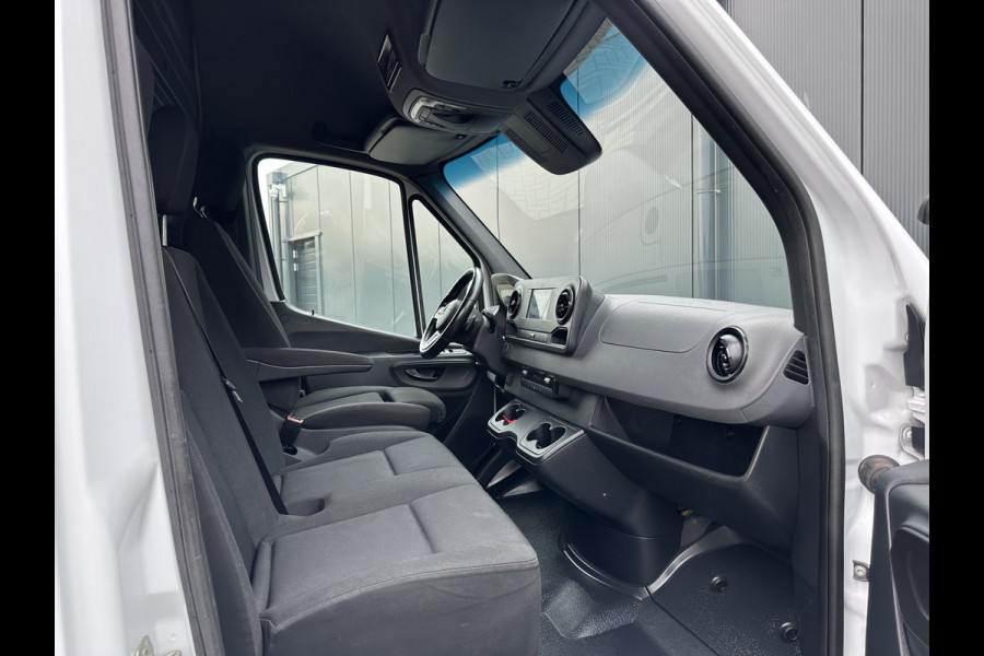 Mercedes-Benz Sprinter 516 CDI 164 PK AUTOMAAT / L2H2 / 3.500 KG AHG / DUBBEL LUCHT Mercedes-Benz Sprinter 516 CDI 164 PK AUTOMAAT / L2H2 / 3.500 KG AHG / DUBBEL LUCHT
