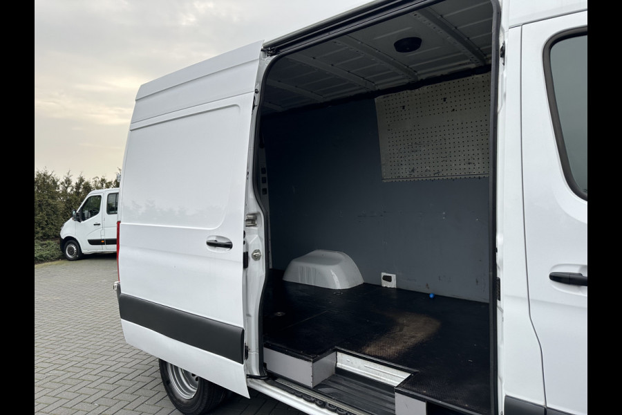 Mercedes-Benz Sprinter 516 CDI 164 PK AUTOMAAT / L2H2 / 3.500 KG AHG / DUBBEL LUCHT Mercedes-Benz Sprinter 516 CDI 164 PK AUTOMAAT / L2H2 / 3.500 KG AHG / DUBBEL LUCHT