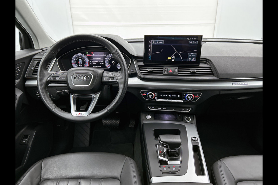 Audi Q5 55 TFSI e S-Line edition Competition(Dealer OndH, Navi, Carplay, Digi Dash, StoelV, Adapt Cruise, Parkeersensoren, Etc) Audi Q5 55 TFSI e S-Line edition Competition(Dealer OndH, Navi, Carplay, Digi Dash, StoelV, Adapt Cruise, Parkeersensoren, Etc)