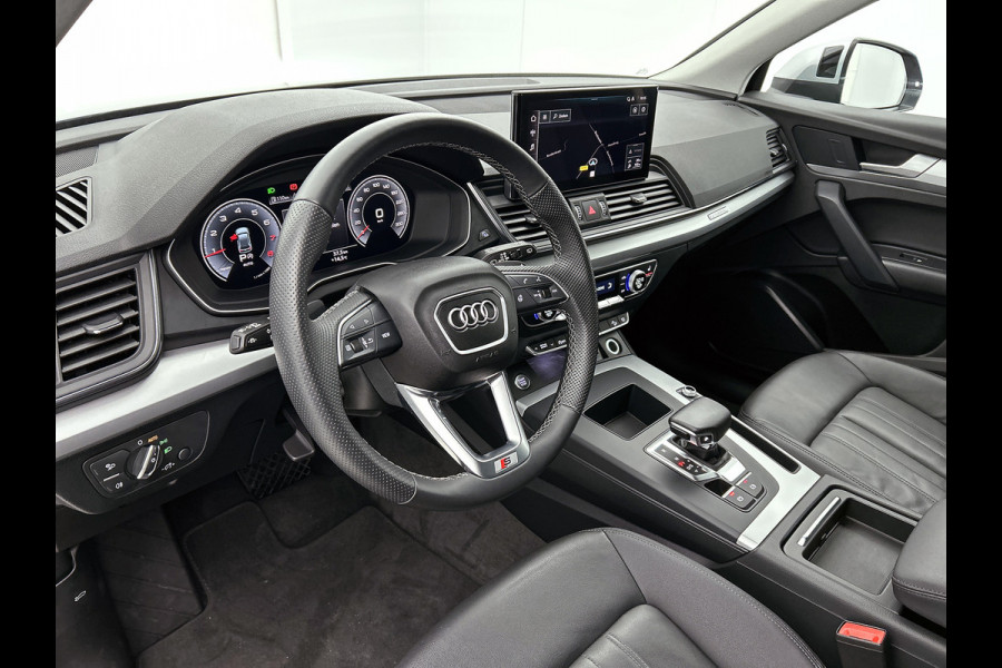 Audi Q5 55 TFSI e S-Line edition Competition(Dealer OndH, Navi, Carplay, Digi Dash, StoelV, Adapt Cruise, Parkeersensoren, Etc) Audi Q5 55 TFSI e S-Line edition Competition(Dealer OndH, Navi, Carplay, Digi Dash, StoelV, Adapt Cruise, Parkeersensoren, Etc)