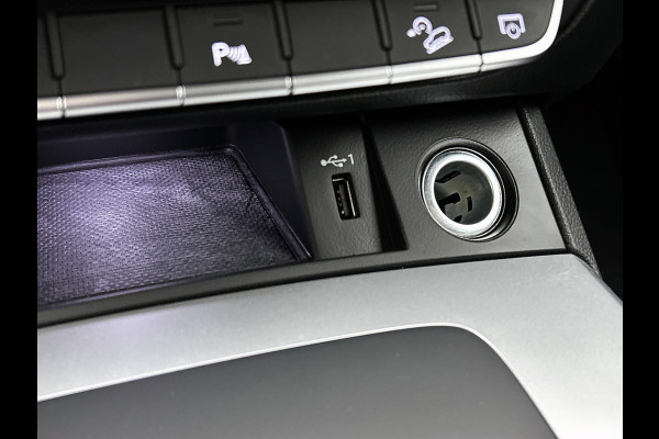 Audi Q5 55 TFSI e S-Line edition Competition(Dealer OndH, Navi, Carplay, Digi Dash, StoelV, Adapt Cruise, Parkeersensoren, Etc) Audi Q5 55 TFSI e S-Line edition Competition(Dealer OndH, Navi, Carplay, Digi Dash, StoelV, Adapt Cruise, Parkeersensoren, Etc)