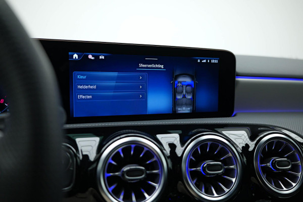 Mercedes-Benz A-Klasse A250 e AMG Line |Pano|ALPINEGRAU|Ambient|Dodehoek| Mercedes-Benz A-Klasse A250 e AMG Line |Pano|ALPINEGRAU|Ambient|Dodehoek|