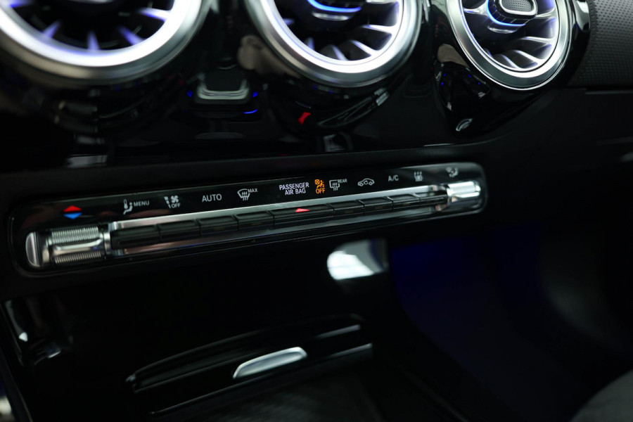 Mercedes-Benz A-Klasse A250 e AMG Line |Pano|ALPINEGRAU|Ambient|Dodehoek| Mercedes-Benz A-Klasse A250 e AMG Line |Pano|ALPINEGRAU|Ambient|Dodehoek|