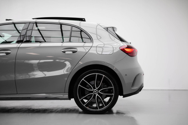 Mercedes-Benz A-Klasse A250 e AMG Line |Pano|ALPINEGRAU|Ambient|Dodehoek| Mercedes-Benz A-Klasse A250 e AMG Line |Pano|ALPINEGRAU|Ambient|Dodehoek|