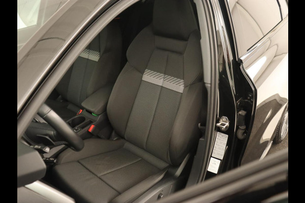 Audi A3 45 TFSI e S Line | Stoelverwarming | Camera | Sfeerverlichting | Virtual Cockpit | Carplay | Navigatie | Sportstoelen | 18'' | Climate control | PHEV | Plug In Audi A3 45 TFSI e S Line | Stoelverwarming | Camera | Sfeerverlichting | Virtual Cockpit | Carplay | Navigatie | Sportstoelen | 18'' | Climate control | PHEV | Plug In