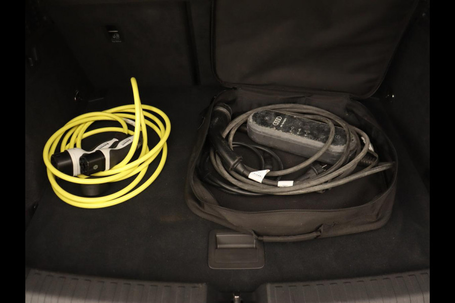 Audi A3 45 TFSI e S Line | Stoelverwarming | Camera | Sfeerverlichting | Virtual Cockpit | Carplay | Navigatie | Sportstoelen | 18'' | Climate control | PHEV | Plug In Audi A3 45 TFSI e S Line | Stoelverwarming | Camera | Sfeerverlichting | Virtual Cockpit | Carplay | Navigatie | Sportstoelen | 18'' | Climate control | PHEV | Plug In