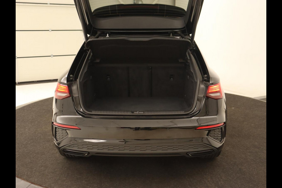 Audi A3 45 TFSI e S Line | Stoelverwarming | Camera | Sfeerverlichting | Virtual Cockpit | Carplay | Navigatie | Sportstoelen | 18'' | Climate control | PHEV | Plug In Audi A3 45 TFSI e S Line | Stoelverwarming | Camera | Sfeerverlichting | Virtual Cockpit | Carplay | Navigatie | Sportstoelen | 18'' | Climate control | PHEV | Plug In