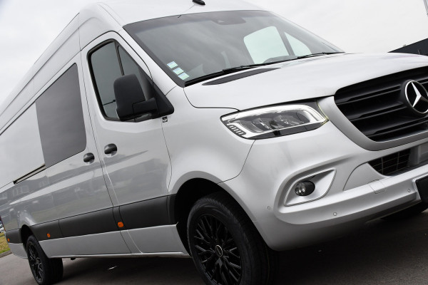 Mercedes-Benz Sprinter 319 V6 3.0 CDI L3H2 DC PB Edition Full options, Adaptieve Cruise, 360 Camera, 10,5'' Mbux, LED, Automaat, BPM Vrij! Mercedes-Benz Sprinter 319 V6 3.0 CDI L3H2 DC PB Edition Full options, Adaptieve Cruise, 360 Camera, 10,5'' Mbux, LED, Automaat, BPM Vrij!