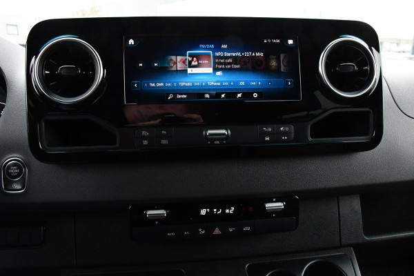 Mercedes-Benz Sprinter 319 V6 3.0 CDI L3H2 DC PB Edition Full options, Adaptieve Cruise, 360 Camera, 10,5'' Mbux, LED, Automaat, BPM Vrij! Mercedes-Benz Sprinter 319 V6 3.0 CDI L3H2 DC PB Edition Full options, Adaptieve Cruise, 360 Camera, 10,5'' Mbux, LED, Automaat, BPM Vrij!