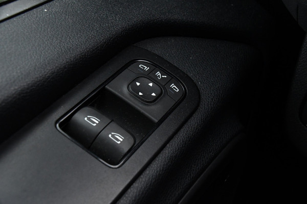 Mercedes-Benz Sprinter 319 V6 3.0 CDI L3H2 DC PB Edition Full options, Adaptieve Cruise, 360 Camera, 10,5'' Mbux, LED, Automaat, BPM Vrij! Mercedes-Benz Sprinter 319 V6 3.0 CDI L3H2 DC PB Edition Full options, Adaptieve Cruise, 360 Camera, 10,5'' Mbux, LED, Automaat, BPM Vrij!