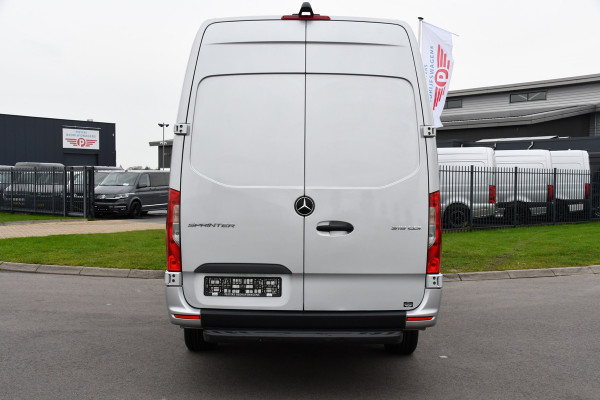 Mercedes-Benz Sprinter 319 V6 3.0 CDI L3H2 DC PB Edition Full options, Adaptieve Cruise, 360 Camera, 10,5'' Mbux, LED, Automaat, BPM Vrij! Mercedes-Benz Sprinter 319 V6 3.0 CDI L3H2 DC PB Edition Full options, Adaptieve Cruise, 360 Camera, 10,5'' Mbux, LED, Automaat, BPM Vrij!