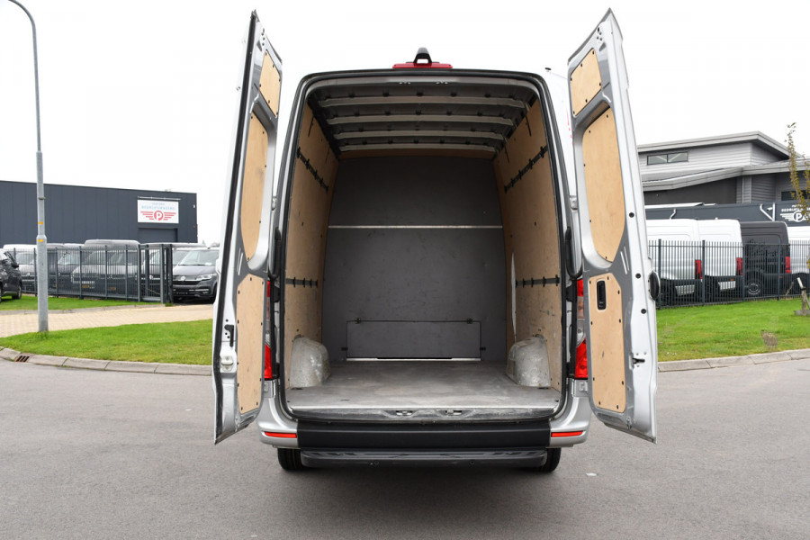 Mercedes-Benz Sprinter 319 V6 3.0 CDI L3H2 DC PB Edition Full options, Adaptieve Cruise, 360 Camera, 10,5'' Mbux, LED, Automaat, BPM Vrij! Mercedes-Benz Sprinter 319 V6 3.0 CDI L3H2 DC PB Edition Full options, Adaptieve Cruise, 360 Camera, 10,5'' Mbux, LED, Automaat, BPM Vrij!