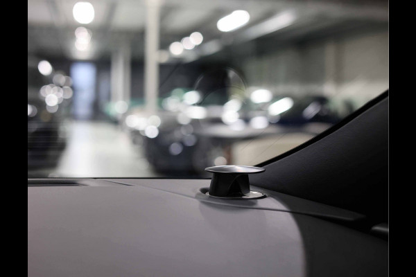 Aston Martin DBS 5.2 V12 Superleggera | B&O BeoSound - Xenon Grey Aston Martin DBS 5.2 V12 Superleggera | B&O BeoSound - Xenon Grey