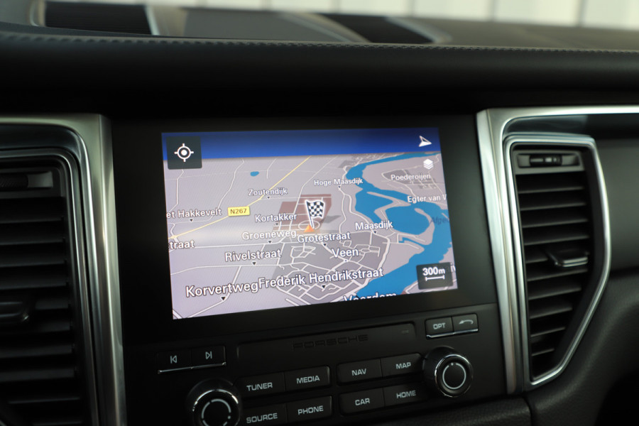 Porsche Macan 2.0 | 252PK | Luchtvering (PASM) | Pano | 14-Weg Comfortstoelen | Memory | Bose | Matrix-led | Stoelverw. | Trekhaak | Dealer on