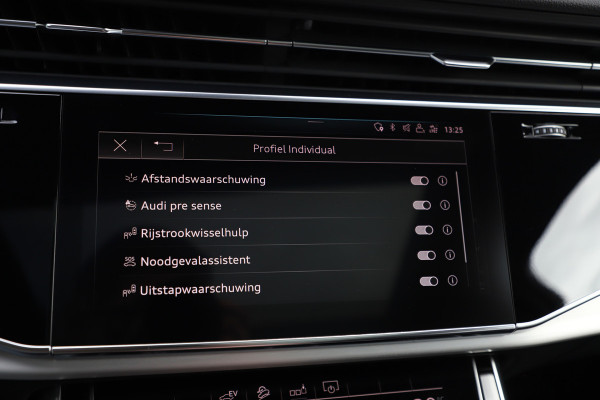 Audi Q7 55 TFSI e quattro S-line | 394PK | Luchtvering | Keyless-go | Sfeerverlichting | Memory | Bose | Pano | Leder | ACC | Standkache Audi Q7 55 TFSI e quattro S-line | 394PK | Luchtvering | Keyless-go | Sfeerverlichting | Memory | Bose | Pano | Leder | ACC | Standkache