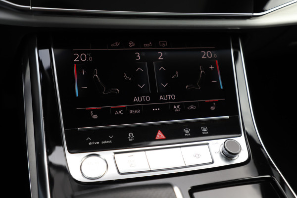 Audi Q7 55 TFSI e quattro S-line | 394PK | Luchtvering | Keyless-go | Sfeerverlichting | Memory | Bose | Pano | Leder | ACC | Standkache Audi Q7 55 TFSI e quattro S-line | 394PK | Luchtvering | Keyless-go | Sfeerverlichting | Memory | Bose | Pano | Leder | ACC | Standkache