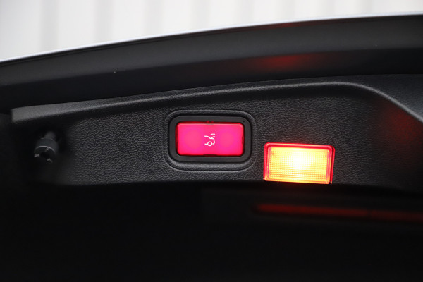 Mercedes-Benz C-Klasse Coupé 250 Night Edition Aut9 | 211PK | Pano | Memory | Burmester | Sfeerverlichting | ILS | Seleniet Magno | NL-Auto | 2018. Mercedes-Benz C-Klasse Coupé 250 Night Edition Aut9 | 211PK | Pano | Memory | Burmester | Sfeerverlichting | ILS | Seleniet Magno | NL-Auto | 2018.