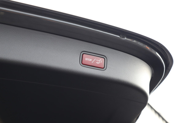 Mercedes-Benz GLC 400e AMG 4-Matic | 381PK | Pano | Sfeerverlichting | Digital-light | Memory | Distronic+ | Trekhaak | Standkachel | Stuurwielver Mercedes-Benz GLC 400e AMG 4-Matic | 381PK | Pano | Sfeerverlichting | Digital-light | Memory | Distronic+ | Trekhaak | Standkachel | Stuurwielver