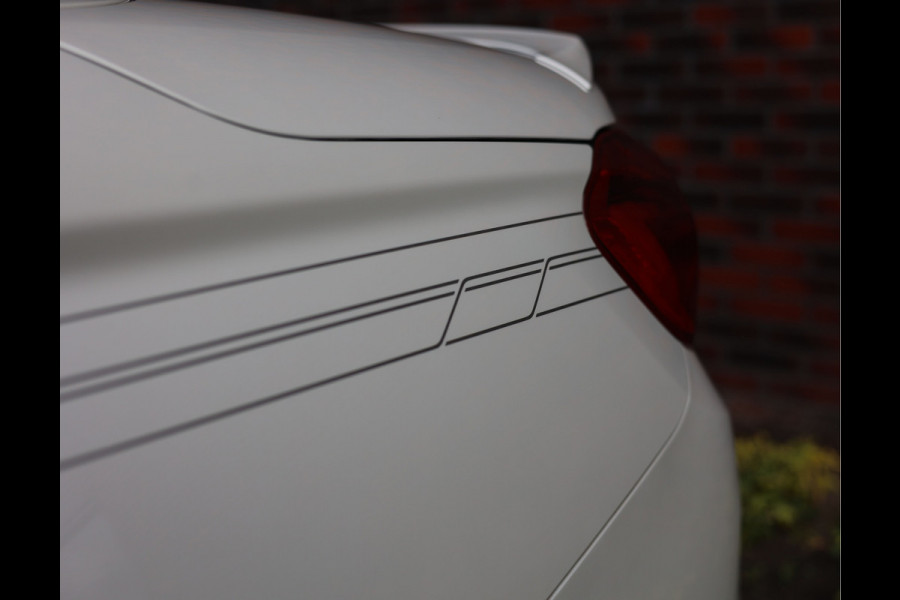 Alpina B4 S Cabrio | HUD - Airscarf - Camera Alpina B4 S Cabrio | HUD - Airscarf - Camera