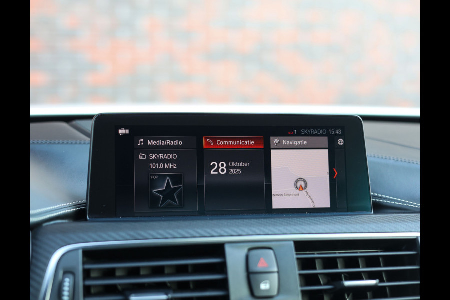 Alpina B4 S Cabrio | HUD - Airscarf - Camera Alpina B4 S Cabrio | HUD - Airscarf - Camera