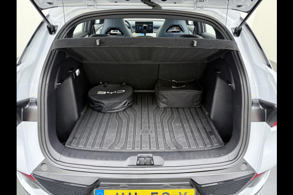 BYD ATTO 3 Comfort 60 kWh RIJKLAAR INCL. FABR. GARANTIE T/M 2029 | AANDRIJFLIJN EN ACCU ZELFS T/M 203 BYD ATTO 3 Comfort 60 kWh RIJKLAAR INCL. FABR. GARANTIE T/M 2029 | AANDRIJFLIJN EN ACCU ZELFS T/M 203