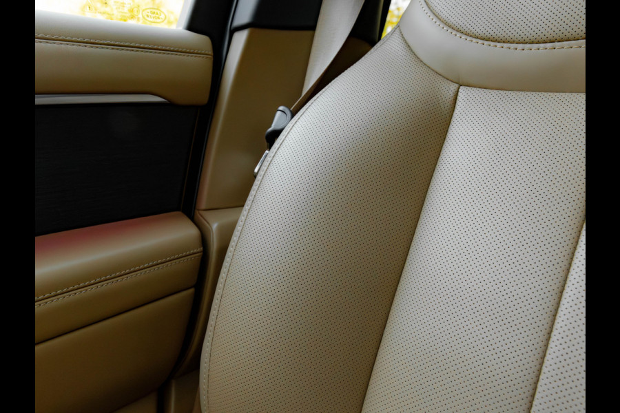 Land Rover Range Rover 3.0 P550e Autobiography - Pano - Shadow Pack - Homelink - Koelvak Land Rover Range Rover 3.0 P550e Autobiography - Pano - Shadow Pack - Homelink - Koelvak