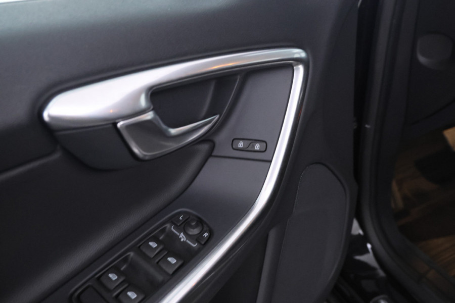 Volvo V60 1.5 T3 Polar+ Automaat, Winter pakket! Cruise Volvo V60 1.5 T3 Polar+ Automaat, Winter pakket! Cruise