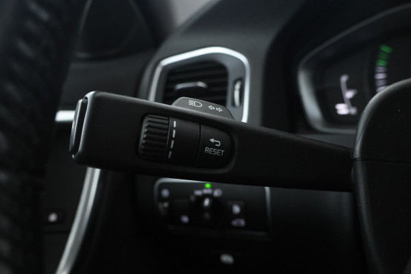 Volvo V60 1.5 T3 Polar+ Automaat, Winter pakket! Cruise Volvo V60 1.5 T3 Polar+ Automaat, Winter pakket! Cruise