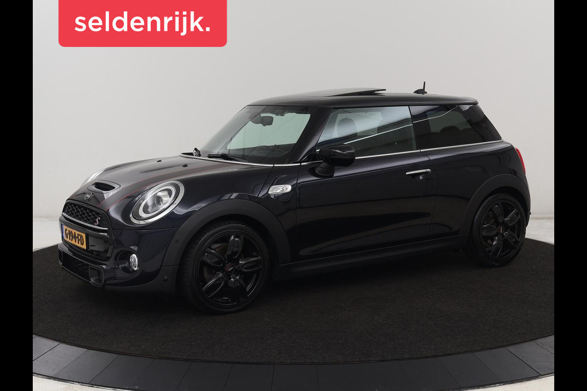 MINI Cooper S 2.0 60 Years | Panoramadak | Stoelverwarming | Leder | Head-Up | Park Assist | Carplay | Navigatie | Keyless | Full LED | Harman/Kardon | Climate control | Cruise control MINI Cooper S 2.0 60 Years | Panoramadak | Stoelverwarming | Leder | Head-Up | Park Assist | Carplay | Navigatie | Keyless | Full LED | Harman/Kardon | Climate control | Cruise control