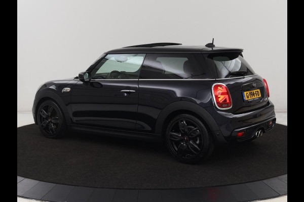 MINI Cooper S 2.0 60 Years | Panoramadak | Stoelverwarming | Leder | Head-Up | Park Assist | Carplay | Navigatie | Keyless | Full LED | Harman/Kardon | Climate control | Cruise control