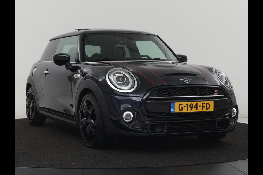 MINI Cooper S 2.0 60 Years | Panoramadak | Stoelverwarming | Leder | Head-Up | Park Assist | Carplay | Navigatie | Keyless | Full LED | Harman/Kardon | Climate control | Cruise control