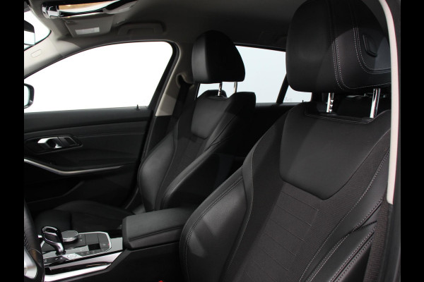 BMW 3 Serie Touring 330e Touring Sportline PHEV AUT Climate control | Adaptieve cruise control | Parkeersensoren | Navigatie | Sfeerverlichting | Stuur + stoelverwarming | Apple Carplay/ Android Auto BMW 3 Serie Touring 330e Touring Sportline PHEV AUT Climate control | Adaptieve cruise control | Parkeersensoren | Navigatie | Sfeerverlichting | Stuur + stoelverwarming | Apple Carplay/ Android Auto