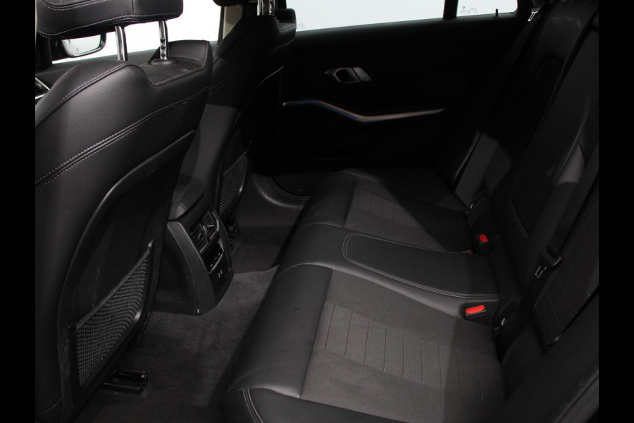 BMW 3 Serie Touring 330e Touring Sportline PHEV AUT Climate control | Adaptieve cruise control | Parkeersensoren | Navigatie | Sfeerverlichting | Stuur + stoelverwarming | Apple Carplay/ Android Auto BMW 3 Serie Touring 330e Touring Sportline PHEV AUT Climate control | Adaptieve cruise control | Parkeersensoren | Navigatie | Sfeerverlichting | Stuur + stoelverwarming | Apple Carplay/ Android Auto