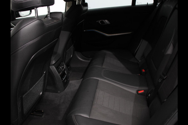 BMW 3 Serie Touring 330e Touring Sportline PHEV AUT Climate control | Adaptieve cruise control | Parkeersensoren | Navigatie | Sfeerverlichting | Stuur + stoelverwarming | Apple Carplay/ Android Auto BMW 3 Serie Touring 330e Touring Sportline PHEV AUT Climate control | Adaptieve cruise control | Parkeersensoren | Navigatie | Sfeerverlichting | Stuur + stoelverwarming | Apple Carplay/ Android Auto