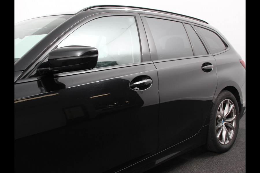 BMW 3 Serie Touring 330e Touring Sportline PHEV AUT Climate control | Adaptieve cruise control | Parkeersensoren | Navigatie | Sfeerverlichting | Stuur + stoelverwarming | Apple Carplay/ Android Auto BMW 3 Serie Touring 330e Touring Sportline PHEV AUT Climate control | Adaptieve cruise control | Parkeersensoren | Navigatie | Sfeerverlichting | Stuur + stoelverwarming | Apple Carplay/ Android Auto