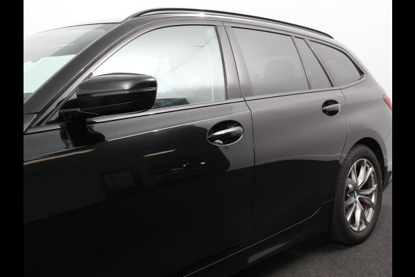 BMW 3 Serie Touring 330e Touring Sportline PHEV AUT Climate control | Adaptieve cruise control | Parkeersensoren | Navigatie | Sfeerverlichting | Stuur + stoelverwarming | Apple Carplay/ Android Auto BMW 3 Serie Touring 330e Touring Sportline PHEV AUT Climate control | Adaptieve cruise control | Parkeersensoren | Navigatie | Sfeerverlichting | Stuur + stoelverwarming | Apple Carplay/ Android Auto