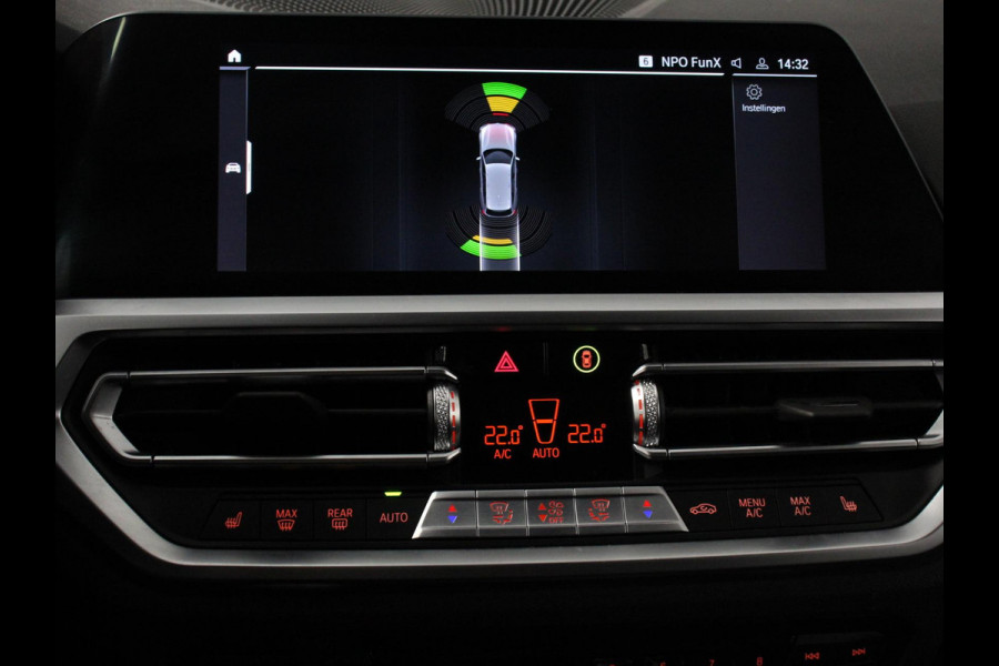 BMW 3 Serie Touring 330e Touring Sportline PHEV AUT Climate control | Adaptieve cruise control | Parkeersensoren | Navigatie | Sfeerverlichting | Stuur + stoelverwarming | Apple Carplay/ Android Auto BMW 3 Serie Touring 330e Touring Sportline PHEV AUT Climate control | Adaptieve cruise control | Parkeersensoren | Navigatie | Sfeerverlichting | Stuur + stoelverwarming | Apple Carplay/ Android Auto