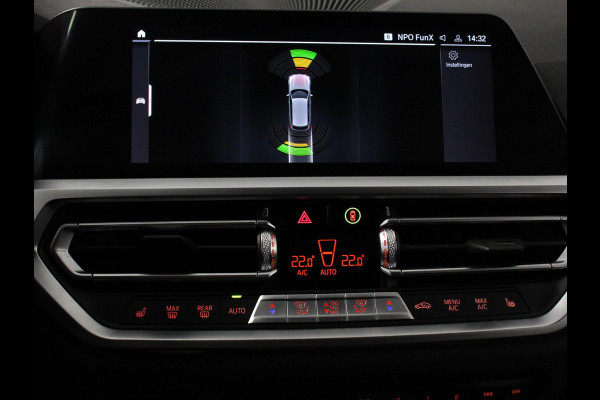 BMW 3 Serie Touring 330e Touring Sportline PHEV AUT Climate control | Adaptieve cruise control | Parkeersensoren | Navigatie | Sfeerverlichting | Stuur + stoelverwarming | Apple Carplay/ Android Auto BMW 3 Serie Touring 330e Touring Sportline PHEV AUT Climate control | Adaptieve cruise control | Parkeersensoren | Navigatie | Sfeerverlichting | Stuur + stoelverwarming | Apple Carplay/ Android Auto