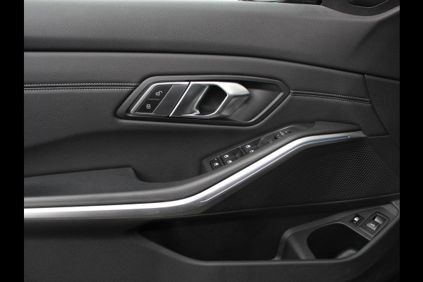 BMW 3 Serie Touring 330e Touring Sportline PHEV AUT Climate control | Adaptieve cruise control | Parkeersensoren | Navigatie | Sfeerverlichting | Stuur + stoelverwarming | Apple Carplay/ Android Auto BMW 3 Serie Touring 330e Touring Sportline PHEV AUT Climate control | Adaptieve cruise control | Parkeersensoren | Navigatie | Sfeerverlichting | Stuur + stoelverwarming | Apple Carplay/ Android Auto