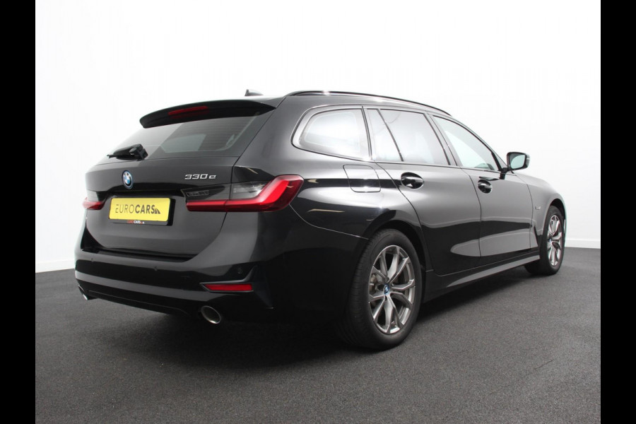 BMW 3 Serie Touring 330e Touring Sportline PHEV AUT Climate control | Adaptieve cruise control | Parkeersensoren | Navigatie | Sfeerverlichting | Stuur + stoelverwarming | Apple Carplay/ Android Auto BMW 3 Serie Touring 330e Touring Sportline PHEV AUT Climate control | Adaptieve cruise control | Parkeersensoren | Navigatie | Sfeerverlichting | Stuur + stoelverwarming | Apple Carplay/ Android Auto