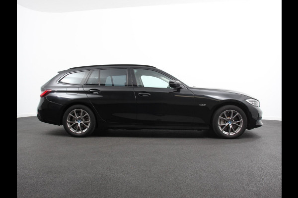 BMW 3 Serie Touring 330e Touring Sportline PHEV AUT Climate control | Adaptieve cruise control | Parkeersensoren | Navigatie | Sfeerverlichting | Stuur + stoelverwarming | Apple Carplay/ Android Auto BMW 3 Serie Touring 330e Touring Sportline PHEV AUT Climate control | Adaptieve cruise control | Parkeersensoren | Navigatie | Sfeerverlichting | Stuur + stoelverwarming | Apple Carplay/ Android Auto