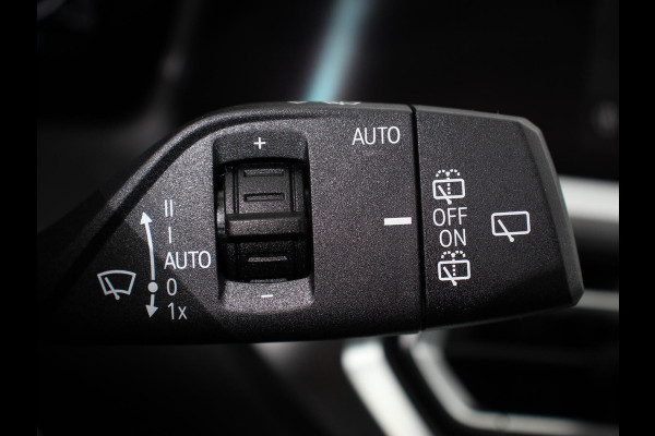 BMW 3 Serie Touring 330e Touring Sportline PHEV AUT Climate control | Adaptieve cruise control | Parkeersensoren | Navigatie | Sfeerverlichting | Stuur + stoelverwarming | Apple Carplay/ Android Auto BMW 3 Serie Touring 330e Touring Sportline PHEV AUT Climate control | Adaptieve cruise control | Parkeersensoren | Navigatie | Sfeerverlichting | Stuur + stoelverwarming | Apple Carplay/ Android Auto