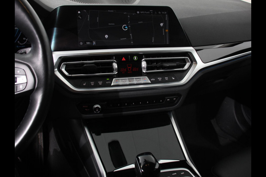 BMW 3 Serie Touring 330e Touring Sportline PHEV AUT Climate control | Adaptieve cruise control | Parkeersensoren | Navigatie | Sfeerverlichting | Stuur + stoelverwarming | Apple Carplay/ Android Auto BMW 3 Serie Touring 330e Touring Sportline PHEV AUT Climate control | Adaptieve cruise control | Parkeersensoren | Navigatie | Sfeerverlichting | Stuur + stoelverwarming | Apple Carplay/ Android Auto