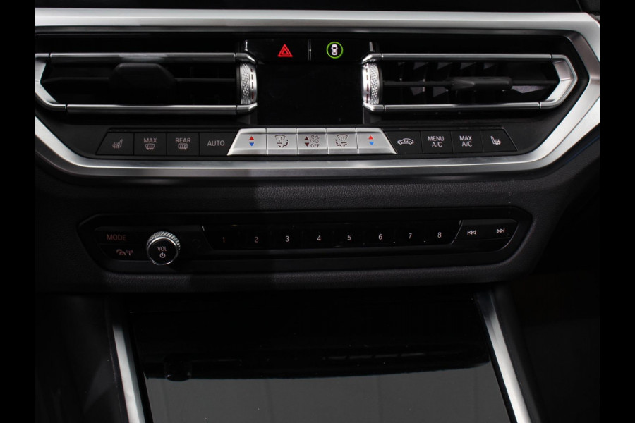 BMW 3 Serie Touring 330e Touring Sportline PHEV AUT Climate control | Adaptieve cruise control | Parkeersensoren | Navigatie | Sfeerverlichting | Stuur + stoelverwarming | Apple Carplay/ Android Auto BMW 3 Serie Touring 330e Touring Sportline PHEV AUT Climate control | Adaptieve cruise control | Parkeersensoren | Navigatie | Sfeerverlichting | Stuur + stoelverwarming | Apple Carplay/ Android Auto