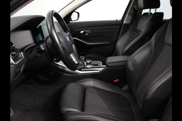 BMW 3 Serie Touring 330e Touring Sportline PHEV AUT Climate control | Adaptieve cruise control | Parkeersensoren | Navigatie | Sfeerverlichting | Stuur + stoelverwarming | Apple Carplay/ Android Auto BMW 3 Serie Touring 330e Touring Sportline PHEV AUT Climate control | Adaptieve cruise control | Parkeersensoren | Navigatie | Sfeerverlichting | Stuur + stoelverwarming | Apple Carplay/ Android Auto